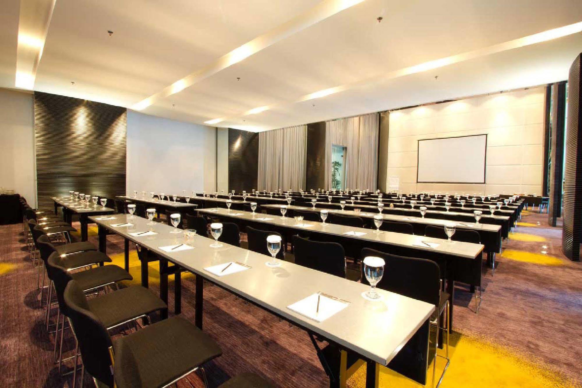 Ts Suites Surabaya Dış mekan fotoğraf