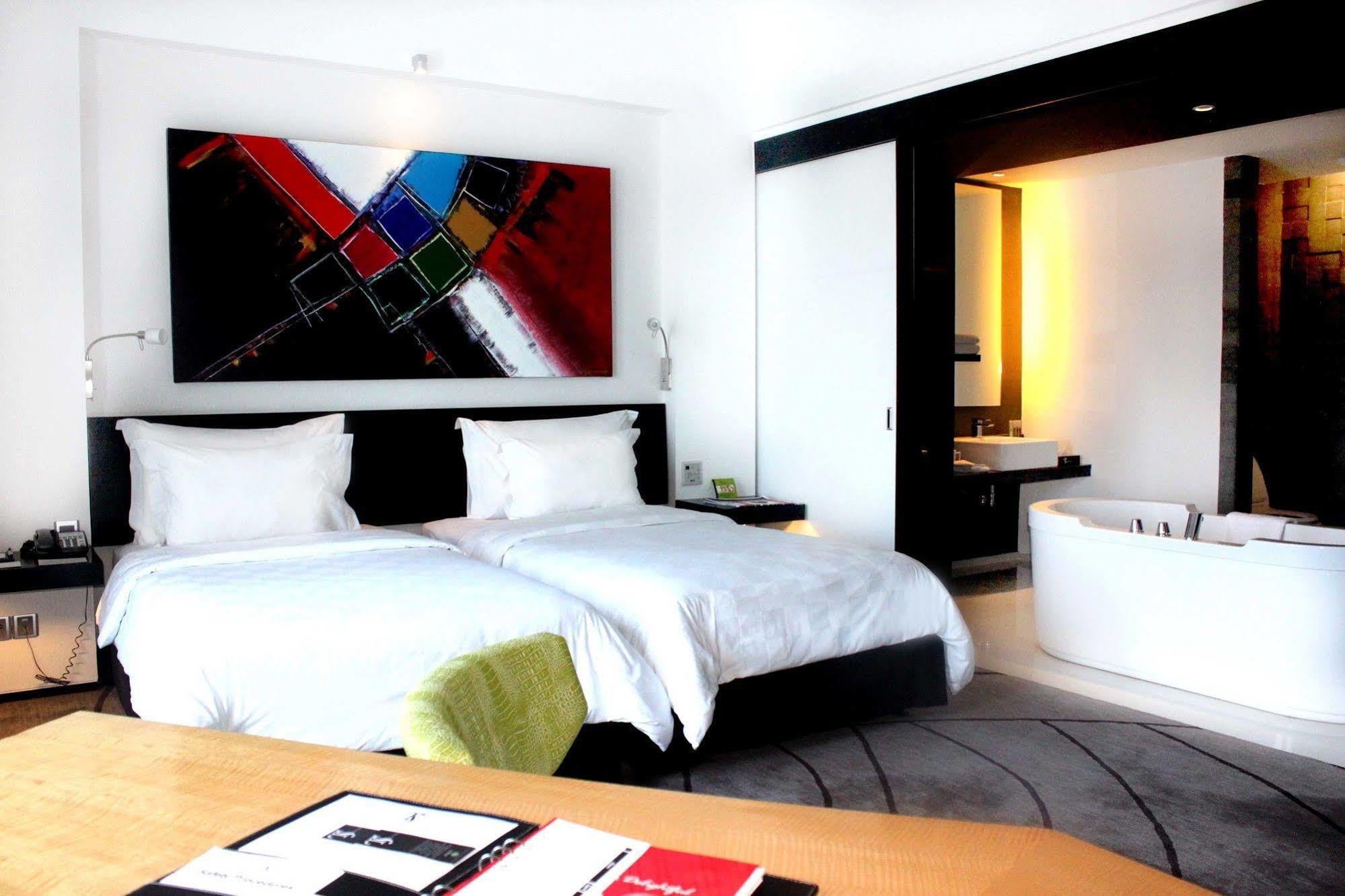Ts Suites Surabaya Dış mekan fotoğraf
